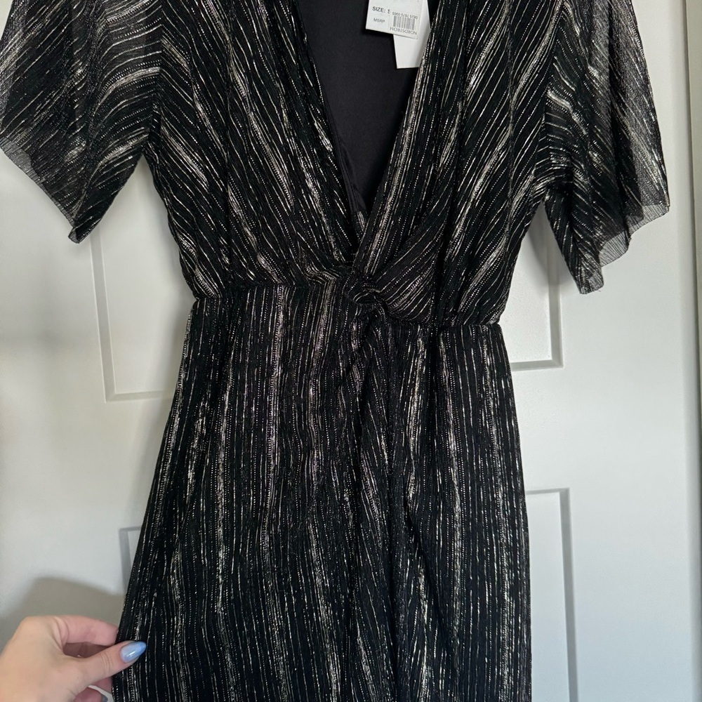 All In Favor Nordstrom Dolman Plisse Midi Dress - Picture 4 of 8